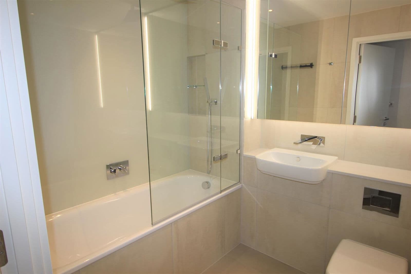 1 Bed Flat, Pienna Apartments, Wembley — photo 7
