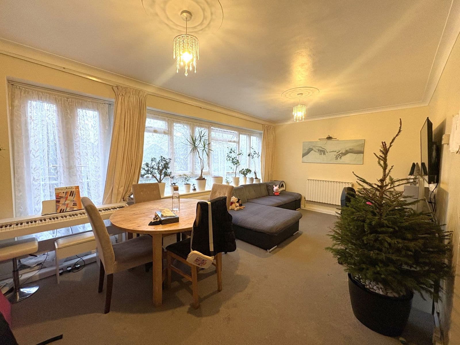 2 Bed Flat, Regents Court, Edgware — photo 3