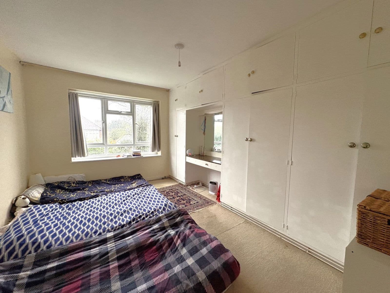 2 Bed Flat, Regents Court, Edgware — photo 4