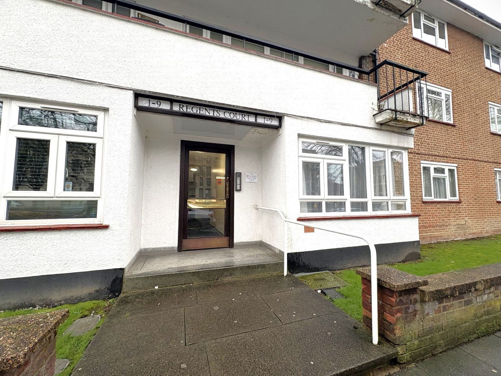 2 Bed Flat, Regents Court, Edgware