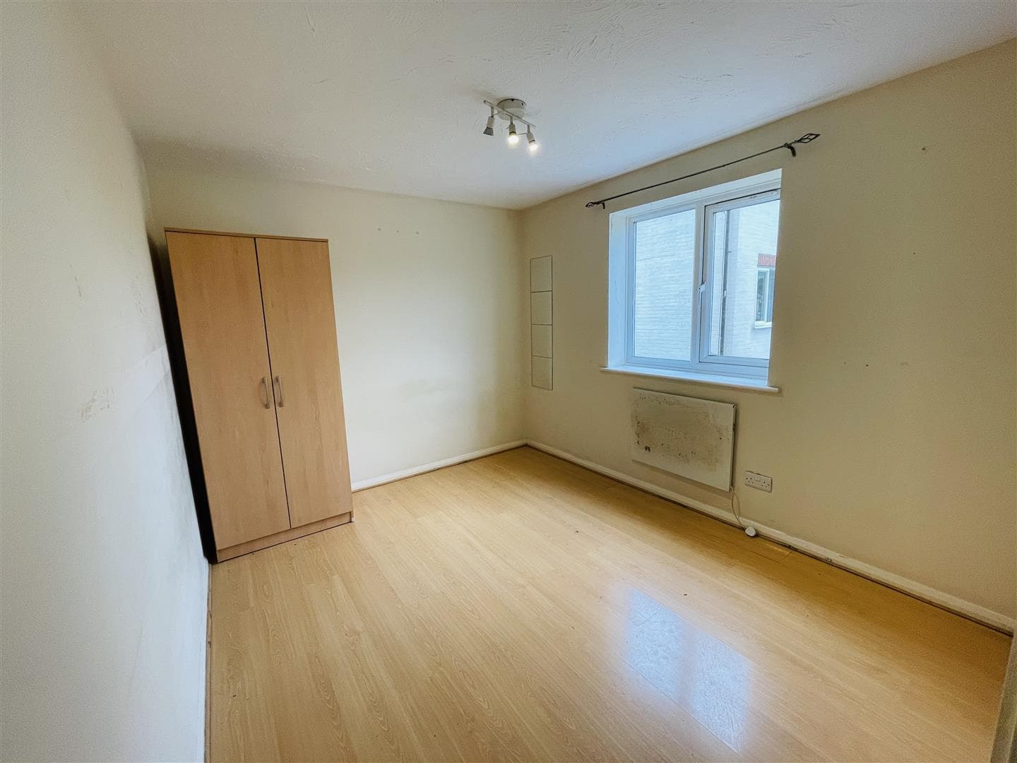 2 Bed Apartment, Mavis Court, Raven Close, Colindale — photo 7