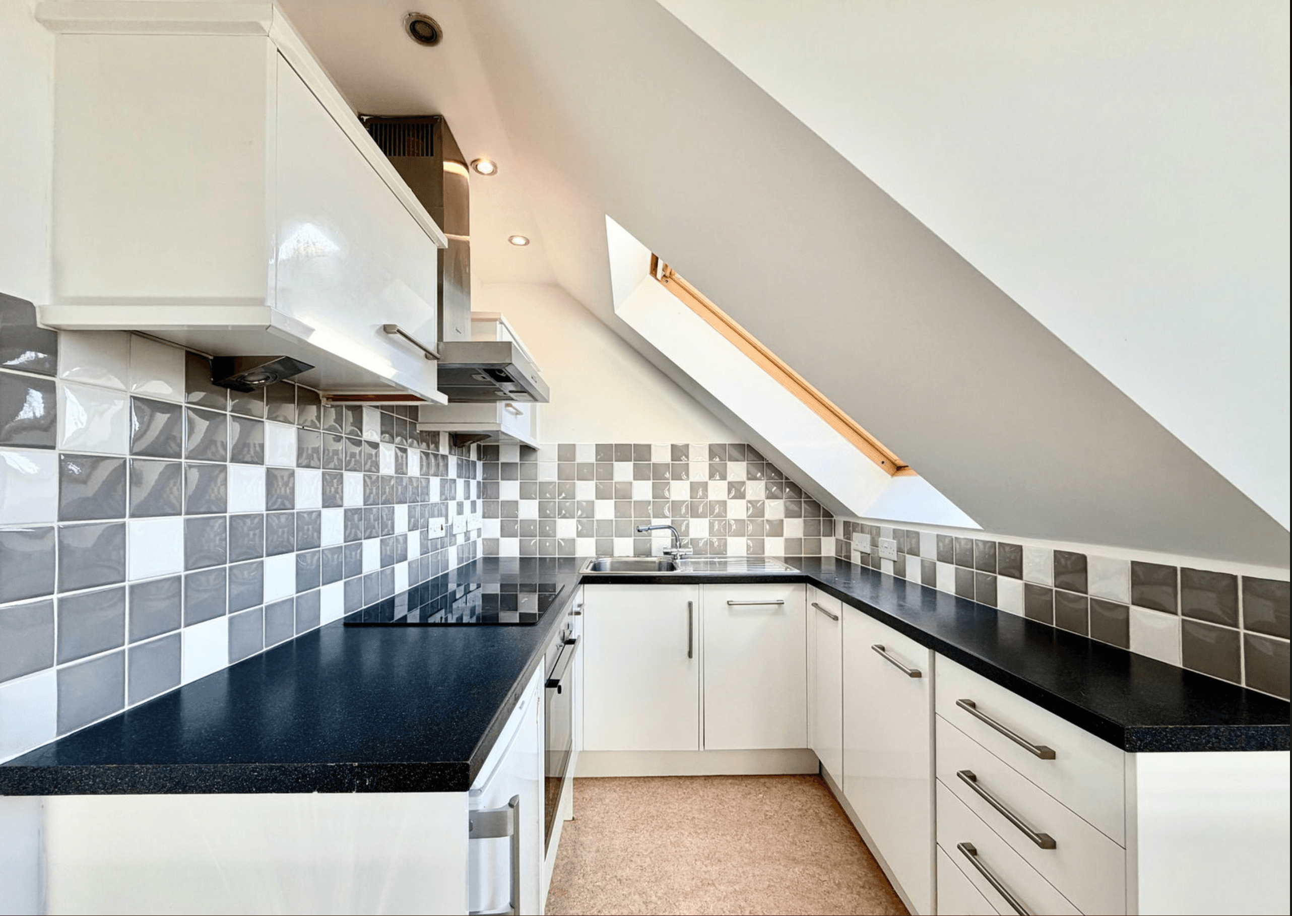 1 Bed Flat, Drive Court, The Drive, Edgware — photo 3