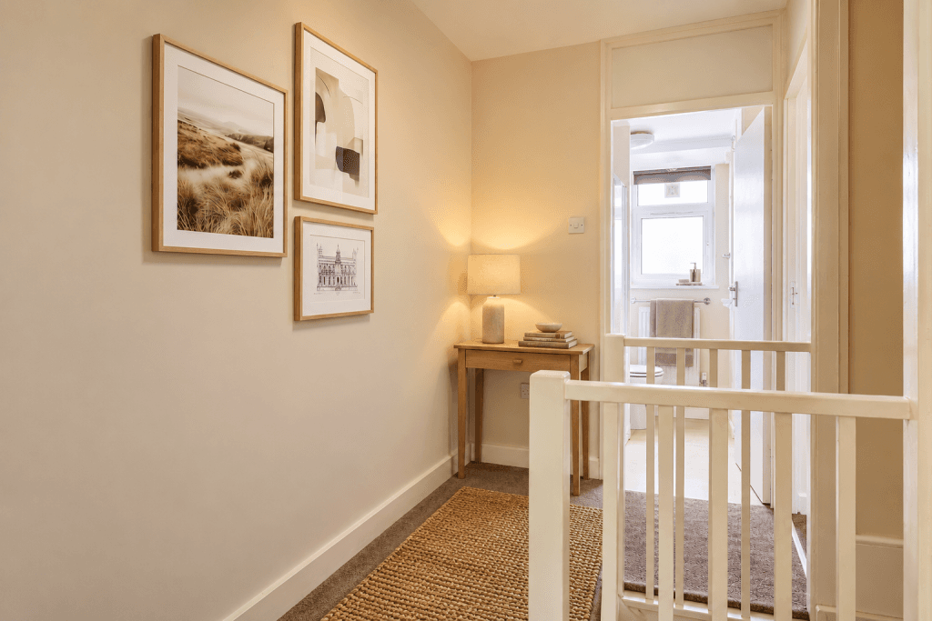 A Chain Free Four Bedroom Maisonette with a Private front Garden — photo 2