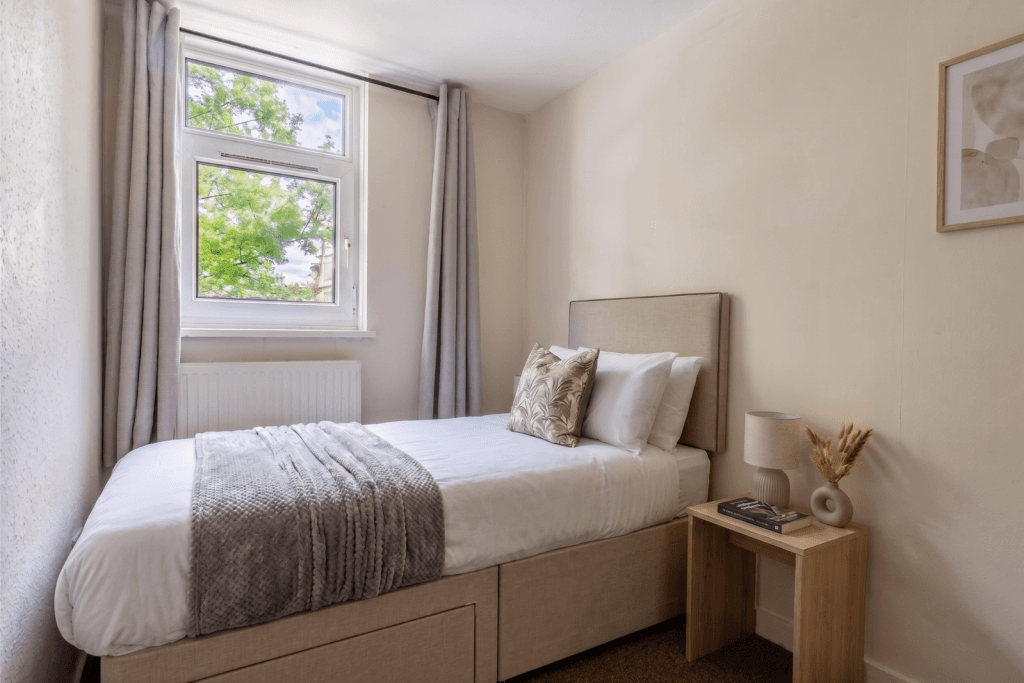 A Chain Free Four Bedroom Maisonette with a Private front Garden — photo 7