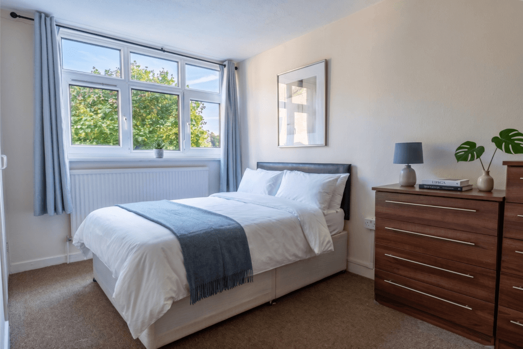A Chain Free Four Bedroom Maisonette with a Private front Garden — photo 8