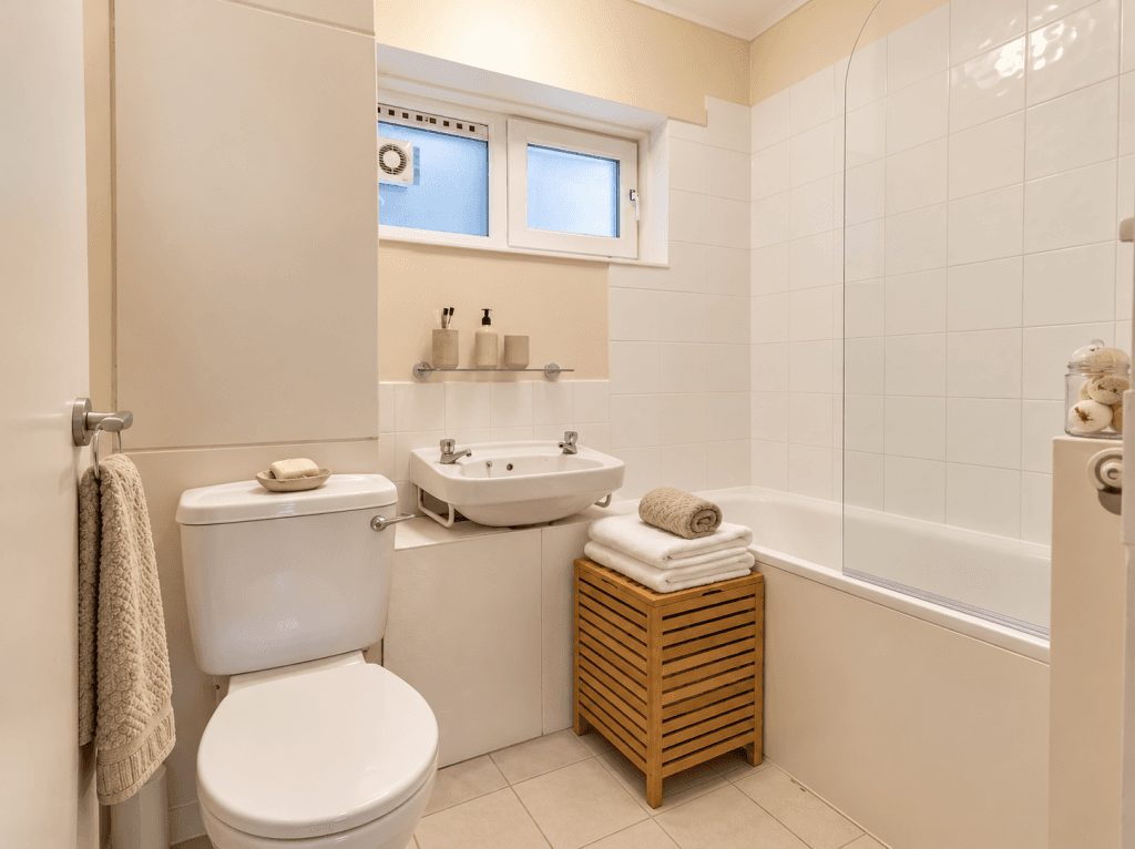 Two Bedroom Flat in amazing condition throughout — photo 3
