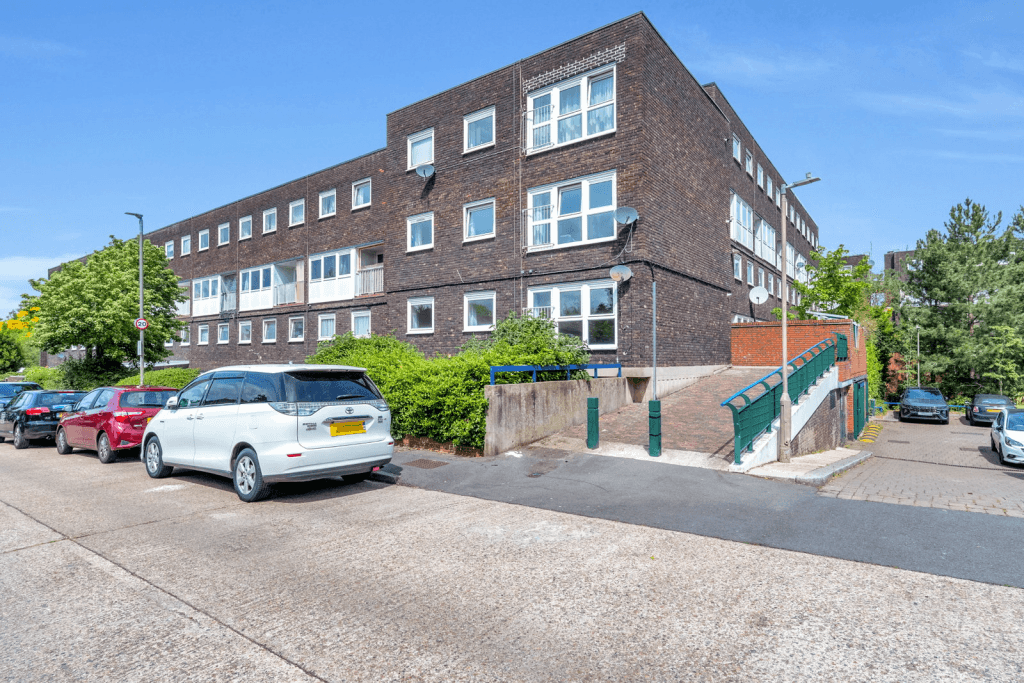 Two Bedroom Flat in amazing condition throughout — photo 7