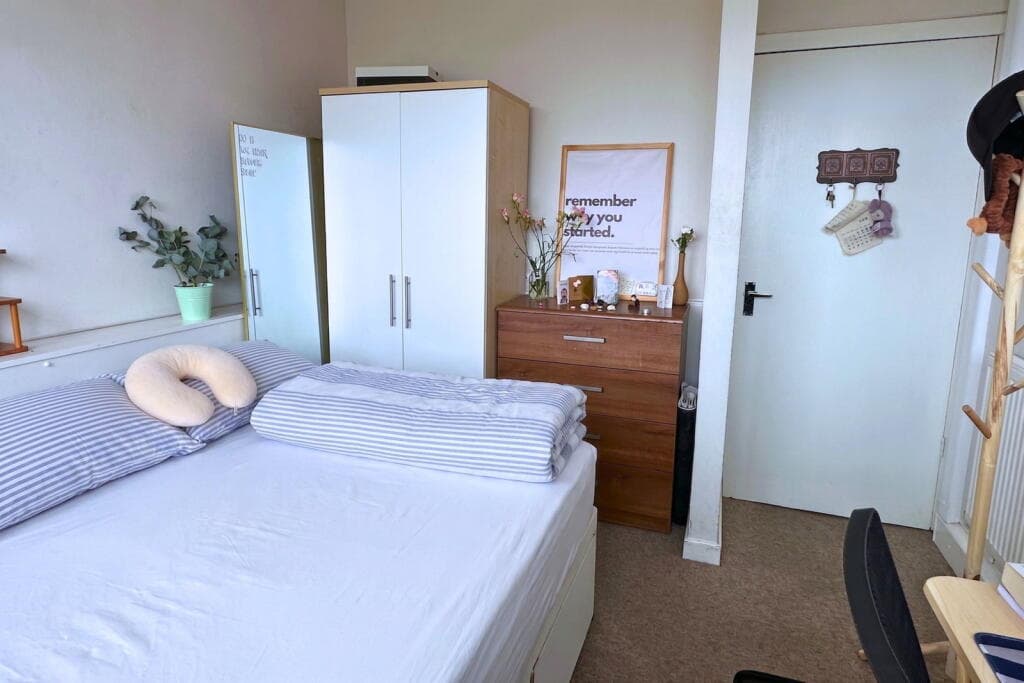 *Cash Buyers Only* A three bedroom apartment in the heart of Battersea — photo 4