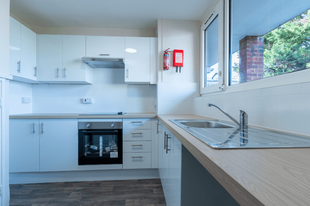A three bedroom split level flat fully refurbished — photo 6
