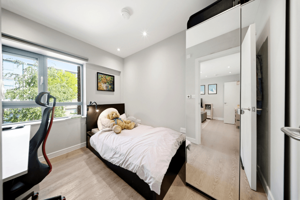 A Two Bedroom Apartment in a great location — photo 6