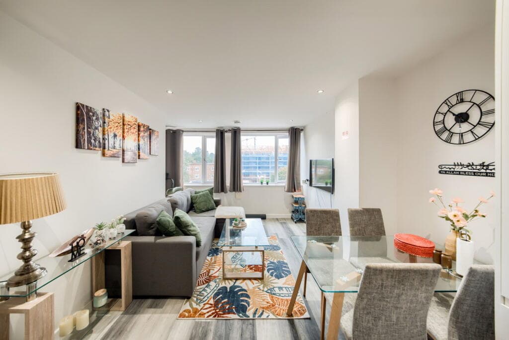 Investment Opportunity- One Bedroom Flat — photo 2