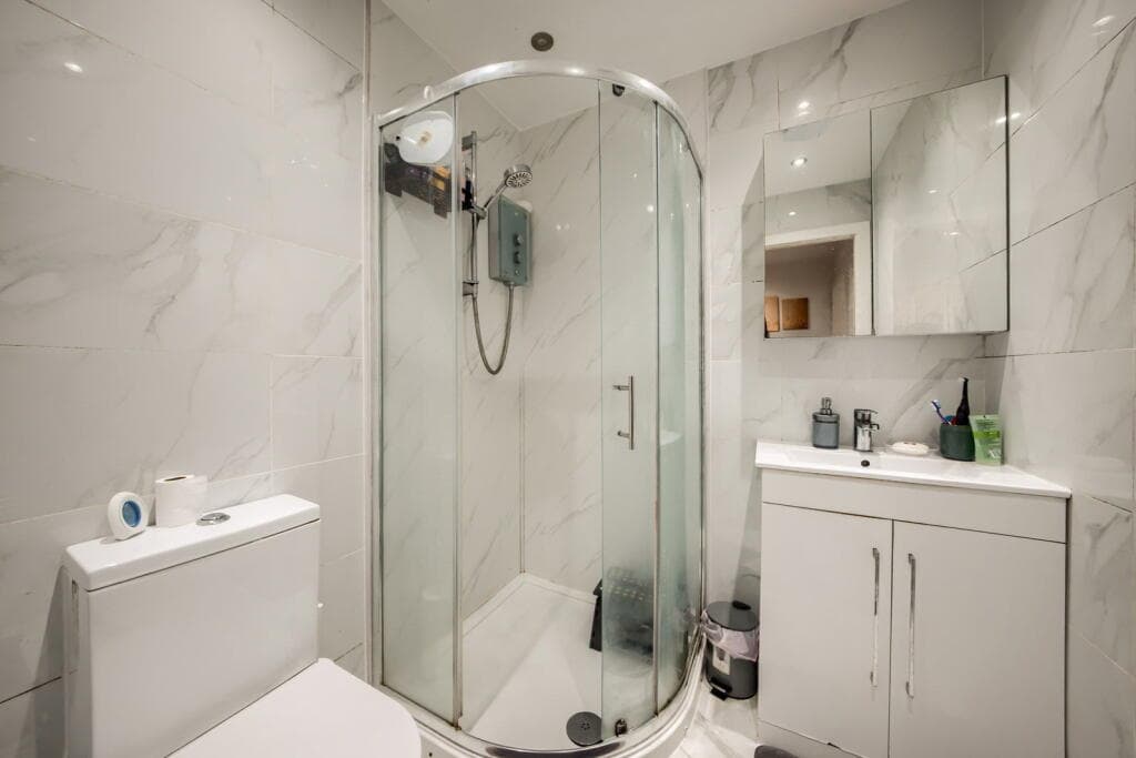 Investment Opportunity- One Bedroom Flat — photo 5