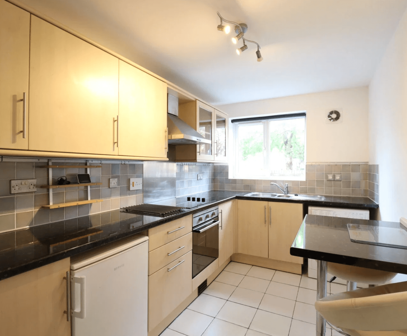 2 bedroom flat with Garden Access — photo 4