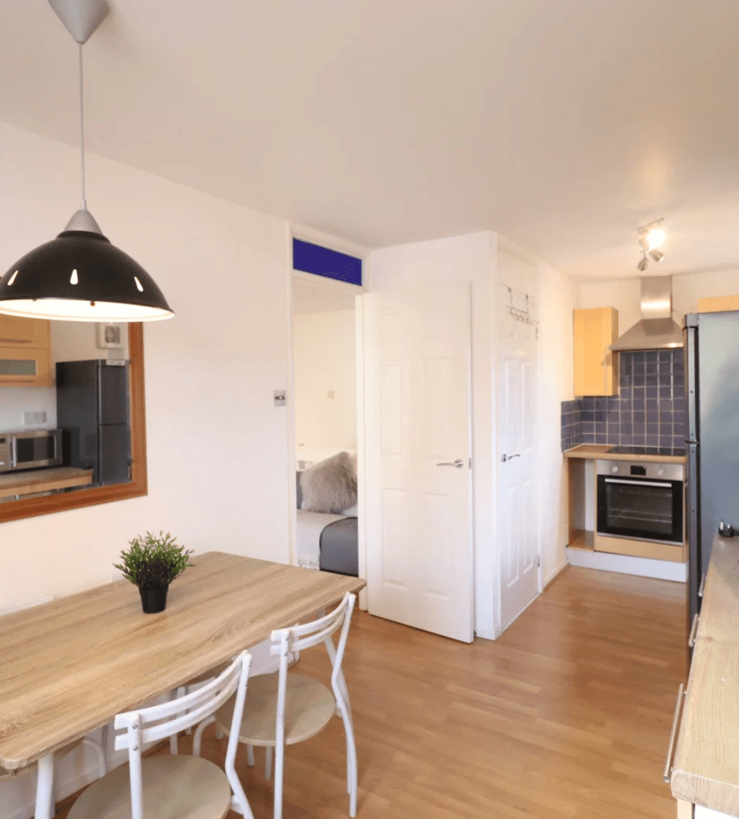 2 Bedroom Maisonette with Balcony and Courtyard access — photo 3