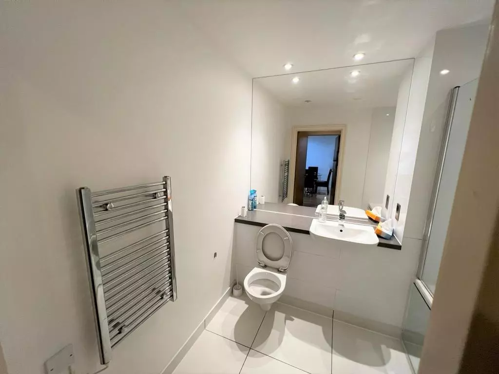 1 Bedroom Flat with Balcony — photo 5