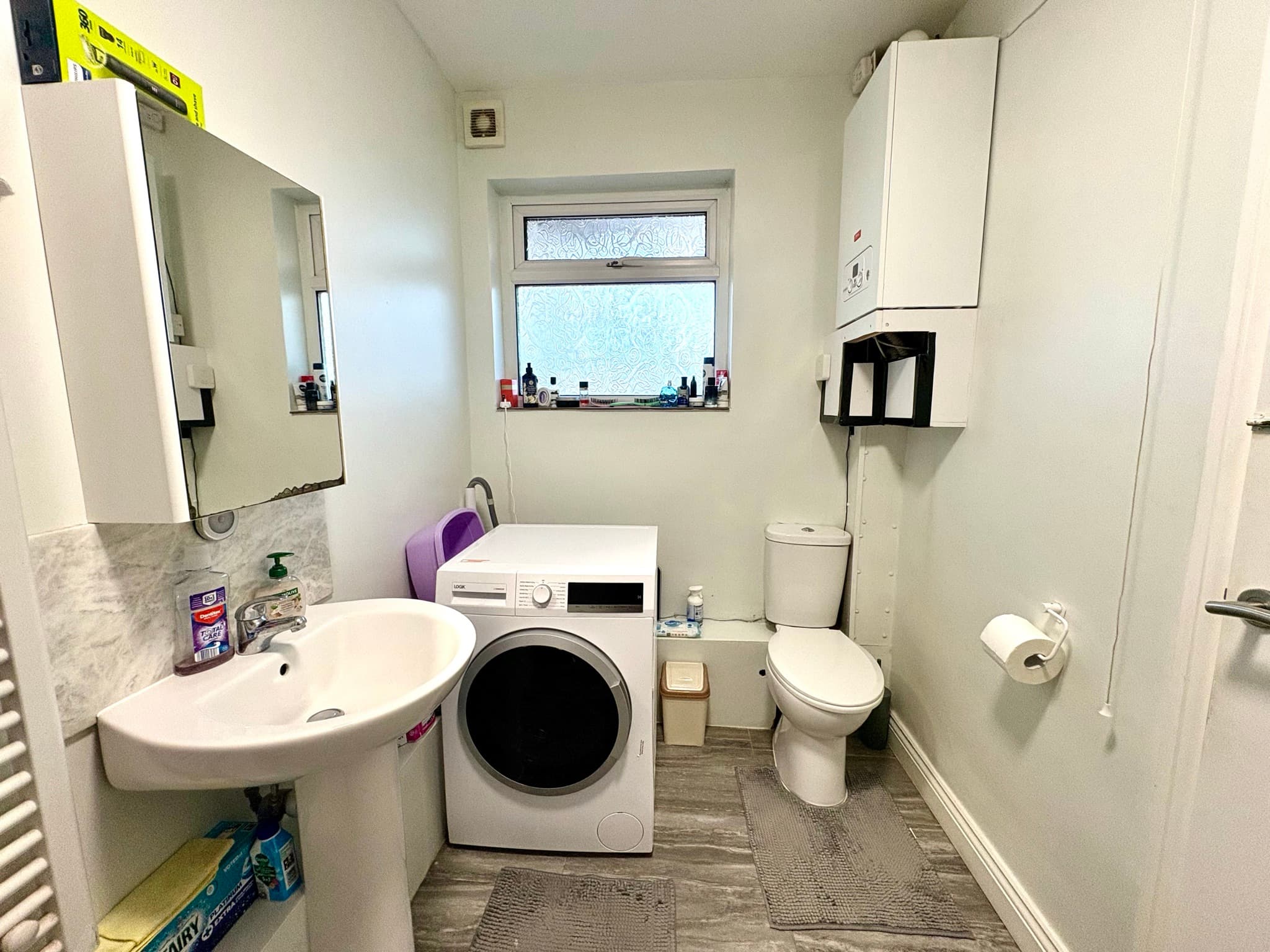 A One Bedroom Flat within walking distance to the high street — photo 6