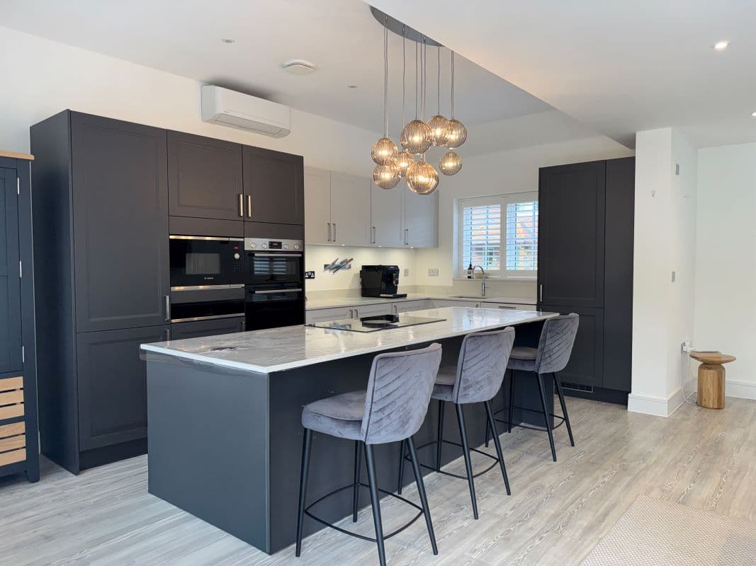 4 Bedroom detached Freehold — photo 3